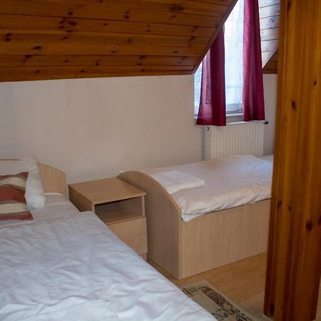 Gilde Panzio Bed & Breakfast Pilisvorosvar ภายนอก รูปภาพ